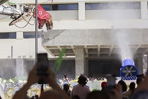 Years after hospital's closure, the demolition project at Atlanta Medical Center kicks off