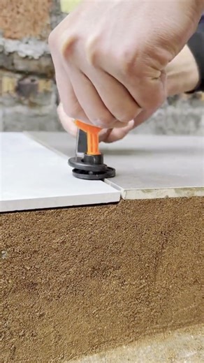 This is how the tool works to level the position of the ceramic #tools #level #position #ceramic