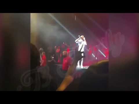 Lil durk and the members jump a fan in the crowd for throwing wrong gang signs!!!