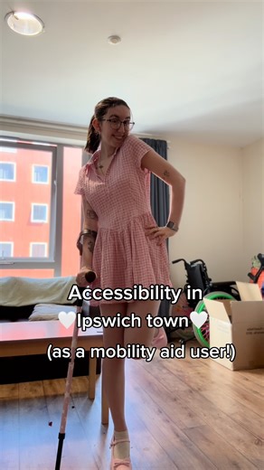 We want to help every student make the most of university life, with as few barriers as possible 💛 Come along with one of our students as they show you some accessible routes and spots around Ipswich 🏙️ #HelloSuffolk #UniOfSuffolk | University of Suffolk