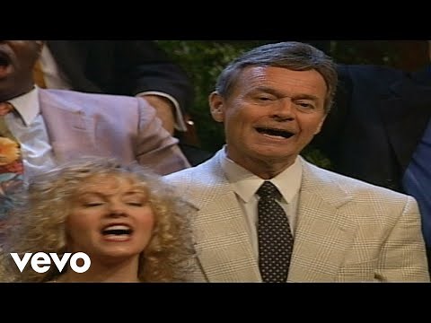 Bill & Gloria Gaither - Bless His Holy Name (Live)
