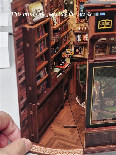 This mini cafe feels like the 50s ☕️🎬#diy #cutebee