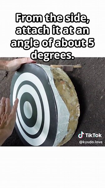 Kyudo One Point Lesson. This time we will show you how to install Mato. I hope you can enjoy the atmosphere of Azuchi since you may not have a chance to see it often. #kyūdō #kyudo #mato #kyudojo #japanesearchery #archery #kyudokan #kyudotool #japaneseculture