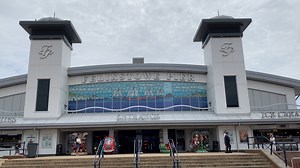 If you go down to Felixstowe Pier tonight, you're sure of a big The Tour Of Britain suprise! Tonight, the route for the Men's Stage 5 Final is revealed...and how. Who knows what all this equipment is for?? What might the Pier have to do with it? Come down and find out from 9.30pm. Perfect weather for a little 'light' entertainment with Taste of the Tour 2023 East Suffolk Council Felixstowe Town Council Felixstowe BID, and of course Love Felixstowe, who are all putting on a sensational 6 day fest