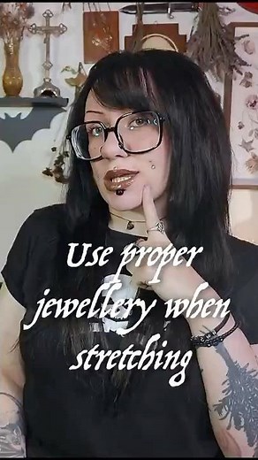 Use proper jewellery when stretching your piercings!! 🖤