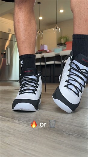 Air Jordan 9 Black:White SpaceJam On Foot