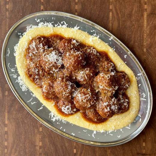 🍝 Polpette Échalotes Confites • Polenta Parmesan • Sauce Tomate Harrissa 🍝 Recette sur mon post insta, lien en bio ⬆️ J’avais méga envie d’une recette simple, plutôt rapide et bien réconfortante, je pense qu’on y est là 🫡 📀: rob, Celestino - Zéro joy #recette #polpette #recipe #polenta #comfortfood