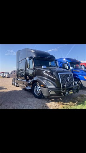 2020 Volvo VNL64T860 717299 miles • Volvo D13 • 425 HP $35500 https://sleepertrader.com/trucks-for-sale?mUnitId=68c599b09ed19a00023ece7b&m=fb&fbclid&page=1 | SleeperTrader