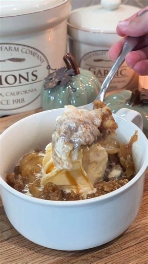 Cook on high! This slow cooker apple crisp is the definition of cozy. Tender cinnamon apples with a buttery oat topping, all made without turning on the oven. Perfect for busy days, chilly nights, or when you just need a warm dessert with a scoop of ice cream on top. #applecrisp #slowcookerdessert #comfortfood #fallrecipes #homemadedessert #easycooking | Bailee's Kitchen