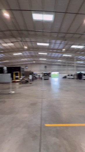 133K views · 2.4K reactions | The price of this motorhome makes no sense. 2019 Newmar Mountain Air 4551 500 HP Cummins 13,679 miles Price $355,555 Located  @the_motorcoach_store #camper #rv #tinyhome #motorhome #tinyhouse #tinyhomeonwheels #campertour #campervan | Beer Run Bus | Facebook