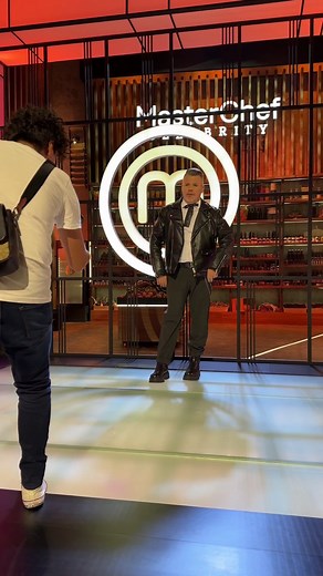 Estoy listo para abrir una cadena de pollo frito! 🍗 #MasterChefCelebrity | Chef Poncho Cadena