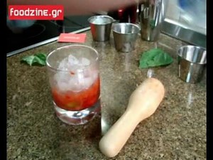 Συνταγή κοκτέιλ - Καϊπιρίνια Φράουλα με sagatiba pura cachaçha