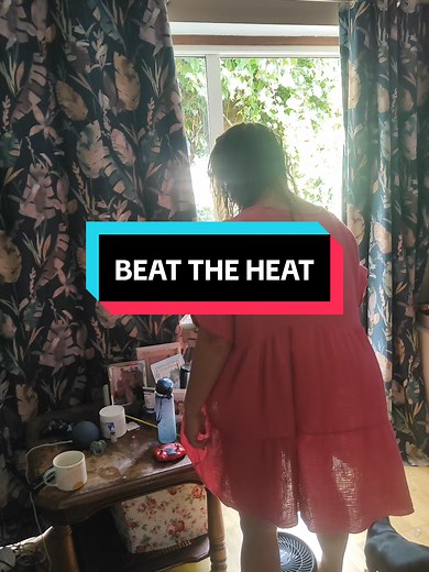 ... it's too hot 🥵 #ukheatwave #StayCool #hotsummer #TooHot #Ice #HeatwaveHack
