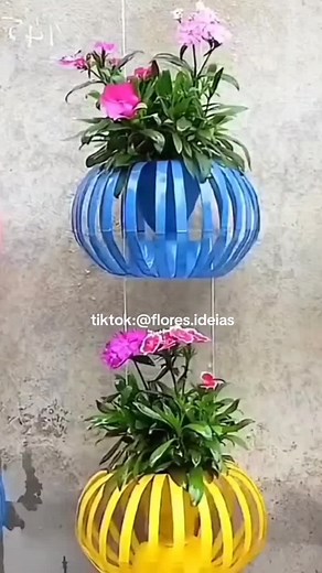 Transformação de Garrafas Plásticas em Vasos de Flores