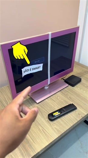 Le Truque on Instagram: "Comment transformer ta vieille TV en Smart TV gratuitement avec un câble USB #SmartTV #TechTips #VieilleTélé #Astuce #USB Technologie DIY Économies Téléphone Tutoriel DroidOfficiel Gratuit Hack Électronique Conseil"