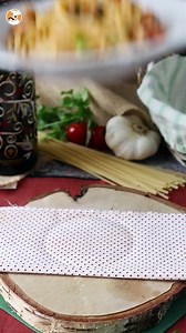 Nudeln mit tiefgefrorenen meeresfrüchten, der schmackhafte und sehr schnelle erste gang