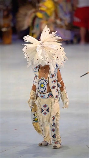 This little traditional guy was too cute🪶 Gathering of Nations Pow Wow #indigenous #powwow #shorts