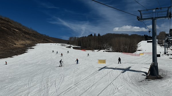 Colorado ski areas announce closing dates amid warm winter