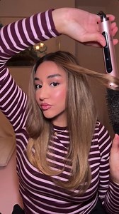 Glat ud. Skab volumen. Giv et løft. Få en spændstig og luftig føn-styling med BaByliss Volume Boost ✨ Frisk håret op efter et par dage, eller gå efter et mere glamourøst look med fylde og glans, nemt og hurtigt. Det avancerede ionsystem og de antistatiske børstehår reducerer frizz og småhår, og giver et hår, der føles blødt, glat og skinnende. #VolumeBoost #GetReadyWithBaByliss | BaByliss