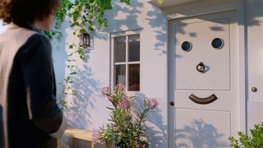 Febreze Plug TV Spot, 'Happy Home: Seasonal Collection'
