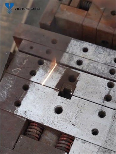 Restoring injection molds with laser technology.#injectionmolding#lasertechnology#precisioncle