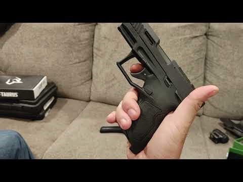 First Look at a Taurus TX 22 Compact. best of both worlds.