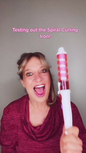 The spiral curl is amazing and it’s so easy to use!#spiralcurl#curlingiron#hairtoolstutorial