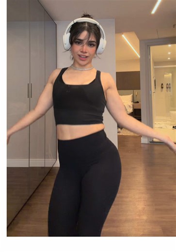 Os vídeos de alanafloresf 🖤 (@alanafloresf) com sonido original - Lyrics Songs Plus