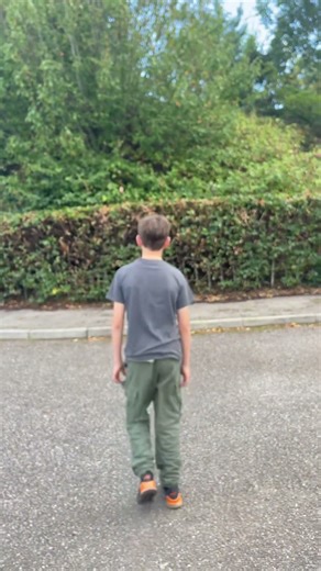 Falling while crossing the road #day17 #lol #road #funny #youtubeshorts