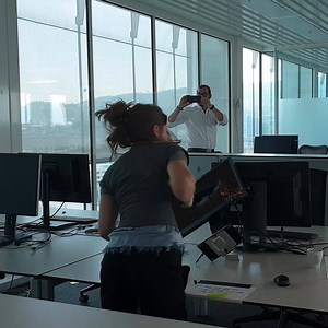 446K views · 718 reactions | Tobsuchtsanfall? Aber bitte nur mit Backup. | Swisscom | Facebook