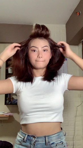 Hairstyle Transformation: Easy Bun Tutorial