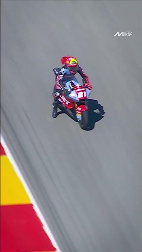 Alonso celebrates the end of his 903-day winning drought with a burnout! 🏆💨