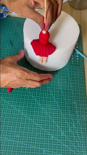 How to make a Decorative Girl using Fondant 🙎🏻‍♀️|