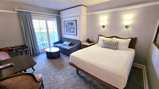 Beach Club studio room tour