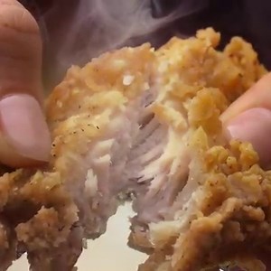 541K views · 1K reactions | Mmm...lunch is just a tap away! 襤 Order now with 7krave! *Delivery menu options may vary* *Weather conditions may impact or hinder deliveries.* | KFC | Facebook