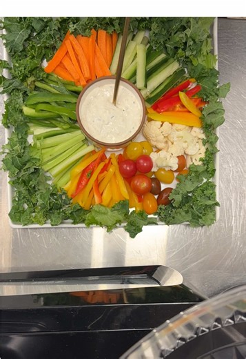 chat I secured another potential client for charcuteries crudités ;)