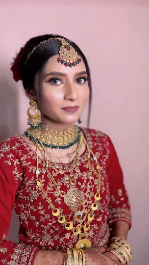 Makeover By Thasni on Instagram: "My pritty bride Sona’s cutest movements😍😍 Mua - @jusni_makeover contact us - 8111845743 - - - #instagood #instagram #instafashion #instamood #trending #trendingreels #trendingsongs #trendy #jusnimakeover #jusni #junaidphotography #keralawedding #keralaweddingstyles #keralaweddingtrends #makeupartist #makeup #makeover #makeupideas"