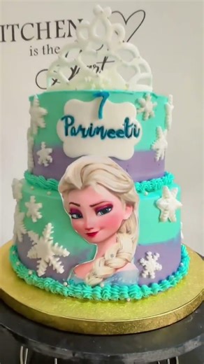 Elsa cake design #cake #frozen