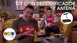 Germán y Boyacoman instalaron la señal TDT en el televisor "viejito" que tienen el en apartamento. Conoce cómo lo hicieron. ➡️ http://tdtparatodos.tv | TDT Colombia TV