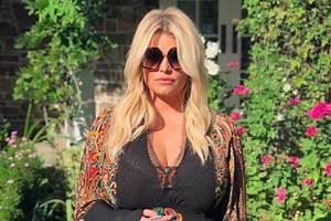 Jessica Simpson announces pregnancy with a cute gender reveal - Netmums