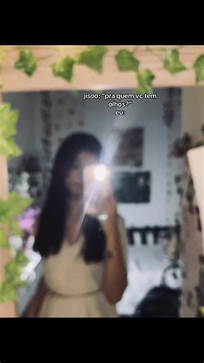 Who Is Kim Jisoo Looking At?