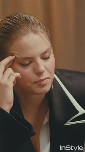 InStyle September 2024 cover star @reneerapp knows her references! Here, she acknowledges the undeniable way Black artists have impacted music… I’ll just pretend I didn’t hear “I wasn’t alive in the ‘90s” 🙈🙉🙊 Hit the Lincoln Bio to watch her break down her fav pop songs 🎤🎸🫶 | InStyle