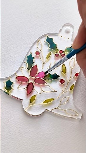 Make Christmas ornaments using Pebeo Vitrail glass paints #ornaments #diychristmasornaments #art