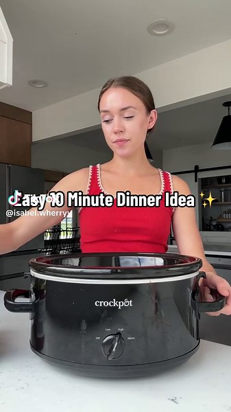 Crockpot Pizza Casserole Recipe for Easy Weeknight Dinner