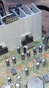 891 reactions · 8 comments | the extraterrestrial is soldering the sound ic and showing the schematic diagram #alien #share #tips #soldering #tin #soundIC #tda7377 #scheme #schematic #diagram #soldadura | Andi Distorsing | Facebook