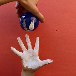 109K views · 953 reactions | This adorable DIY snowman handprint art is the perfect holiday keepsake gift that you’ll want to make with your child. | Primrose Schools | Facebook