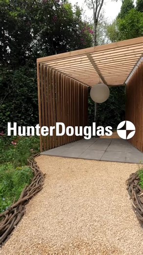 @studiorocamx presenta una intervención única en Design House 2024, donde la madera termotratada @lunawood.official cobra vida en cada detalle. Con su diseño innovador y sostenible, el espacio refleja una perfecta armonía entre naturaleza y modernidad, ofreciendo una experiencia cálida y sofisticada. 🧡 @Design Week Mexico #DesignHouseCDMX #DiseñoDeInteriores #Designweek #DesignHouse2024 #InnovaciónYEstilo #HunterDouglasArchitectural