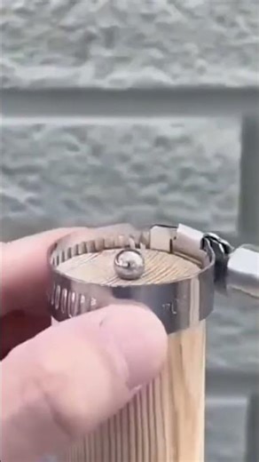 This is how to combine two wooden sticks using a small special tool