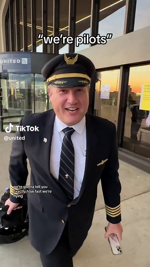 Pilot Life: United Airlines Journey