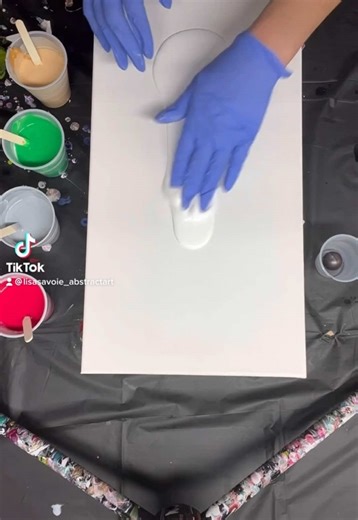 Exploring Lisa Savoie’s Abstract Marble Art Techniques